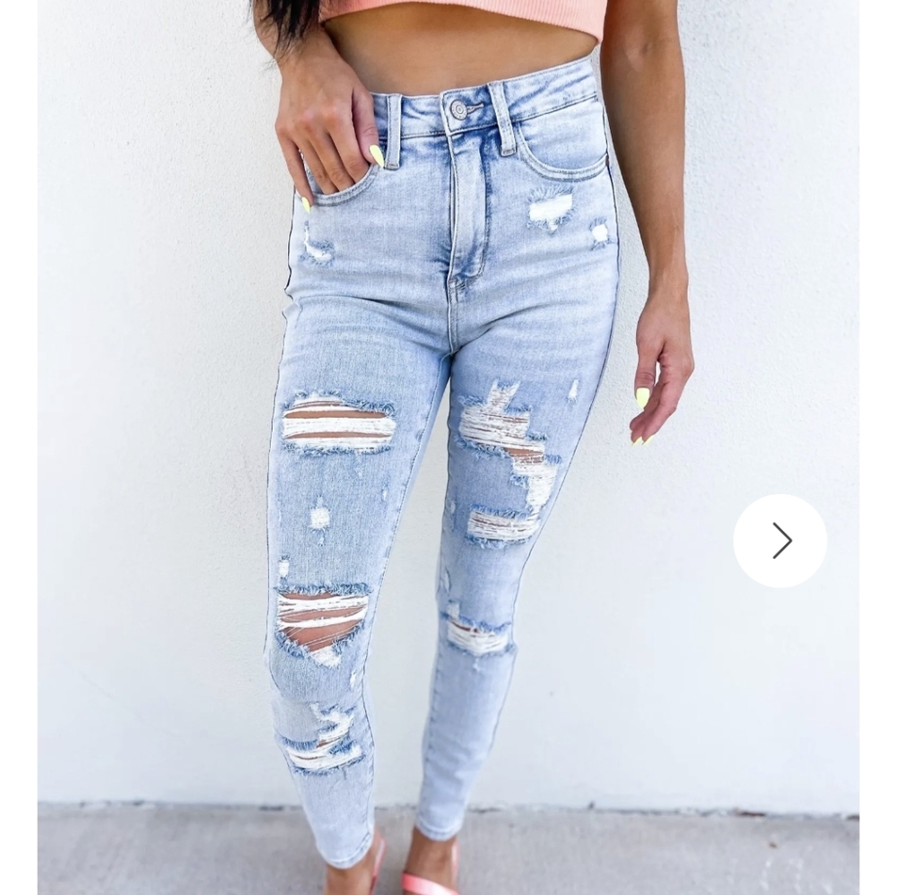 Distressed Judy Blue tummy control skinny jeans